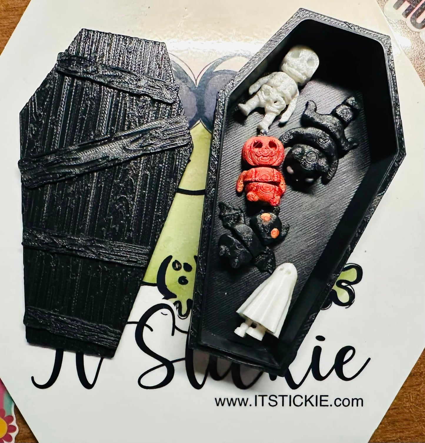 Mini Coffin with Tiny Halloween Dudes 3D Thang image 1