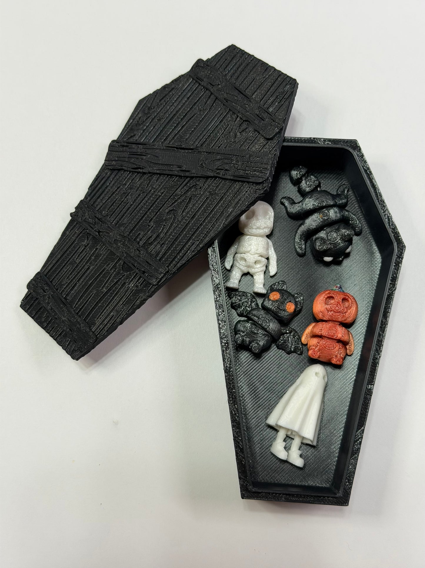 š 3D Printed Halloween Coffin with Micro Buddies