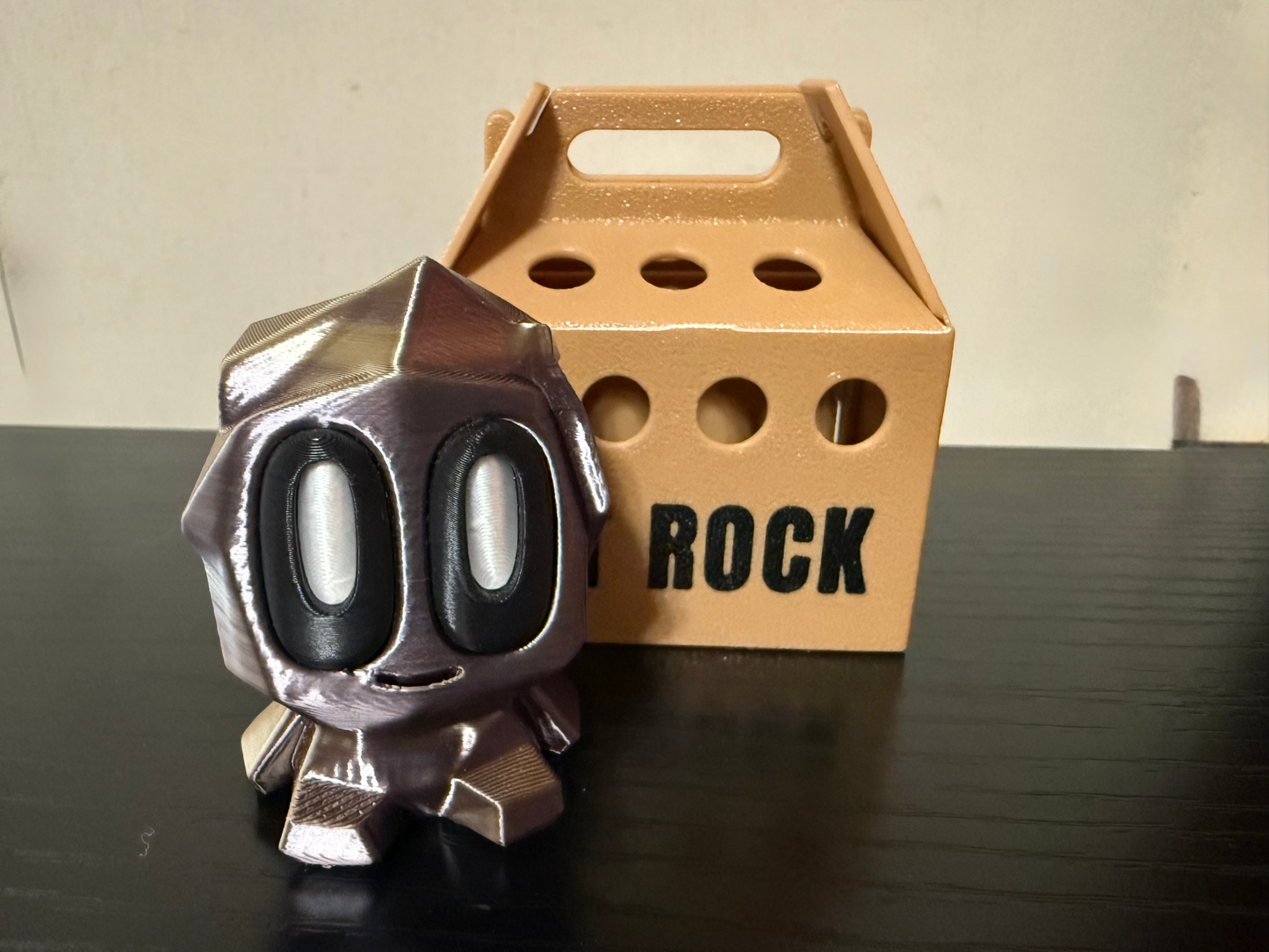 Mystery Pet Rock with Carrier image 5